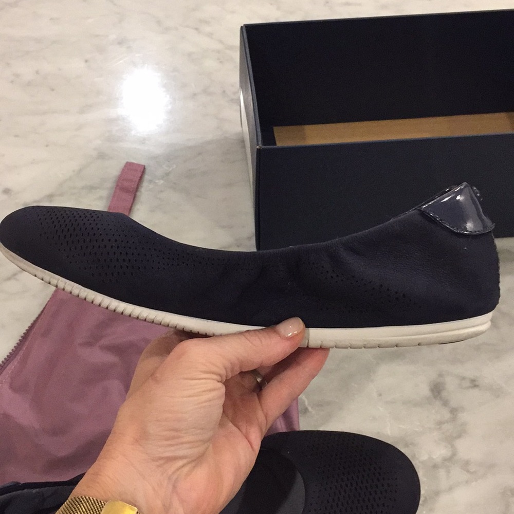 Cole Haan Studio grand Ballet. Size 7. Navy Blue - Picture 4 of 7